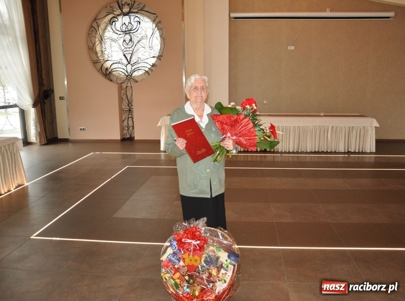 Zdjęcie w galerii na portalu naszraciborz.pl: Jadwiga Krybus z Kuźni Raciborskiej świętowała setne urodziny wiadomości z regionu