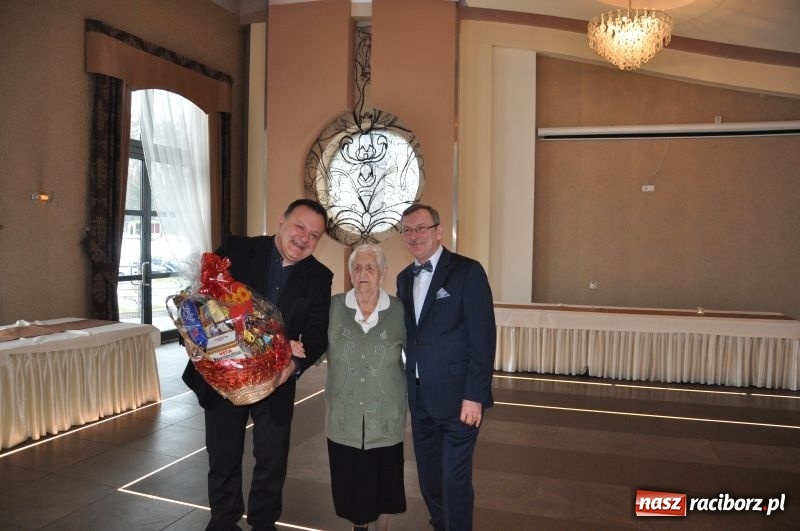 Zdjęcie w galerii na portalu naszraciborz.pl: Jadwiga Krybus z Kuźni Raciborskiej świętowała setne urodziny wiadomości z regionu