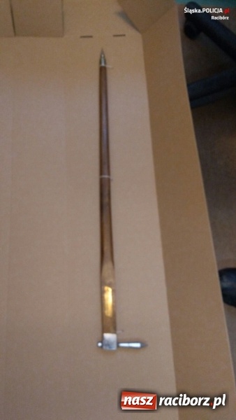 Zdjęcie w galerii na portalu naszraciborz.pl: 74-latek z Rud znęcał się nad córką. Gdy interweniowali policjanci, zaatakował ich nożem! wiadomości z regionu