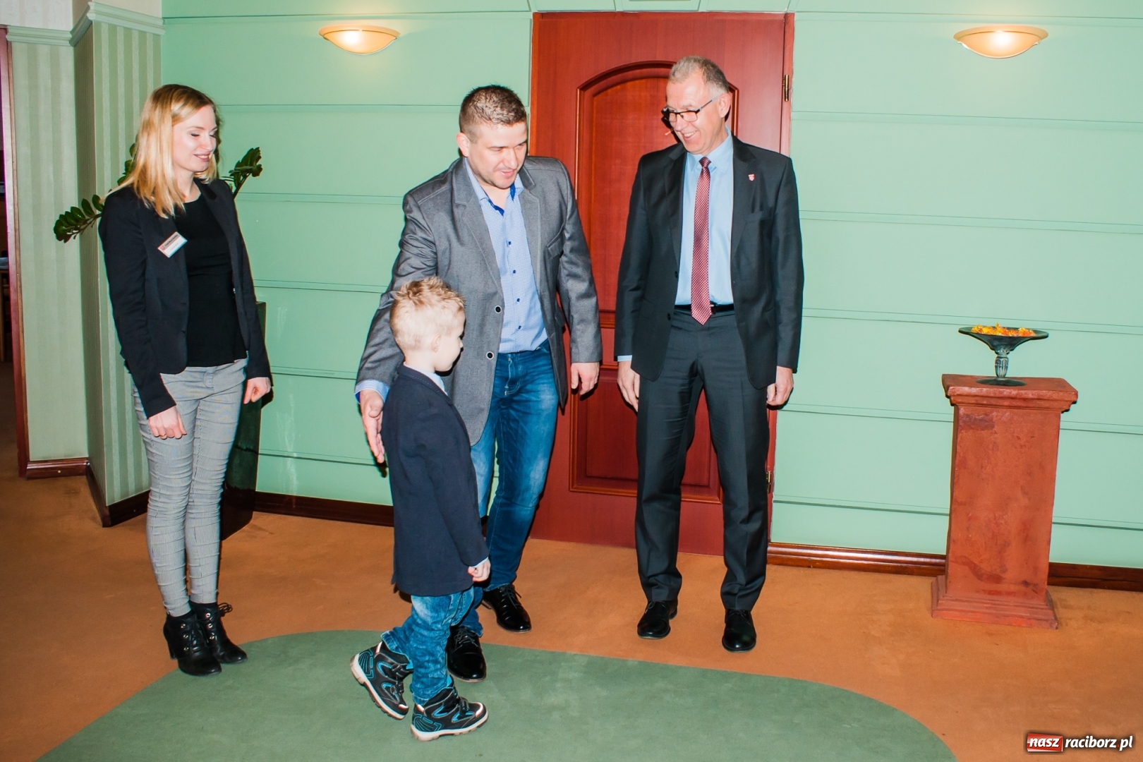 Zdjęcie w galerii na portalu naszraciborz.pl: Wiktor Huczek zasiadł w fotelu Prezydenta Raciborza wiadomości z regionu