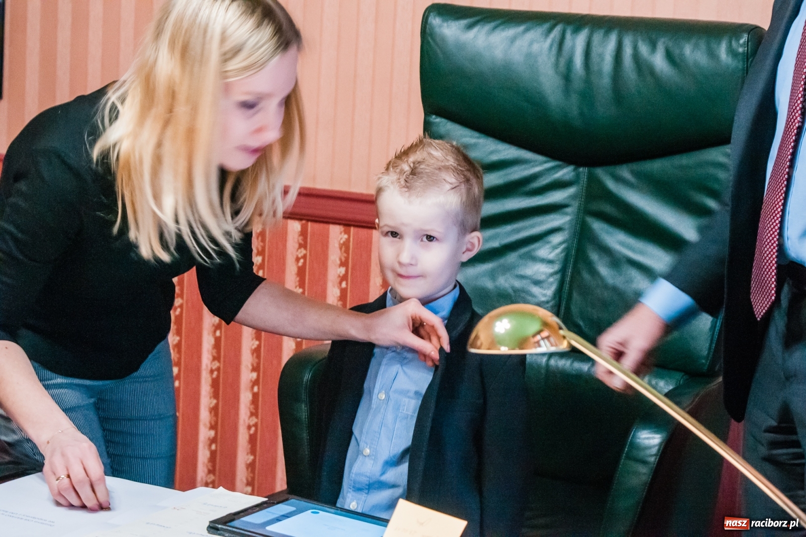 Zdjęcie w galerii na portalu naszraciborz.pl: Wiktor Huczek zasiadł w fotelu Prezydenta Raciborza wiadomości z regionu