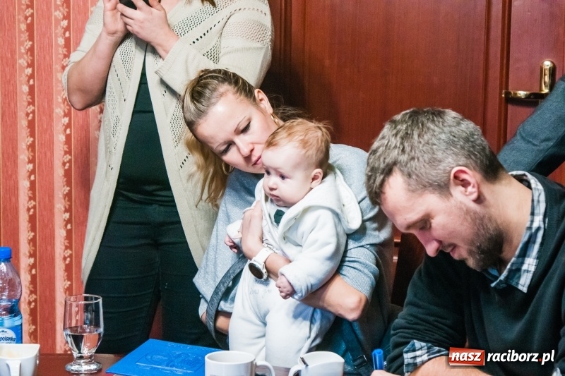 Zdjęcie w galerii na portalu naszraciborz.pl: Wiktor Huczek zasiadł w fotelu Prezydenta Raciborza wiadomości z regionu