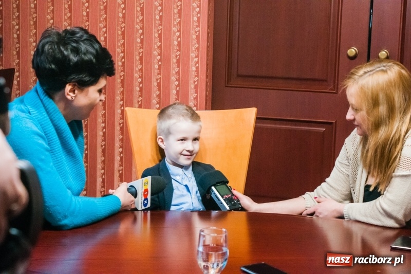 Zdjęcie w galerii na portalu naszraciborz.pl: Wiktor Huczek zasiadł w fotelu Prezydenta Raciborza wiadomości z regionu