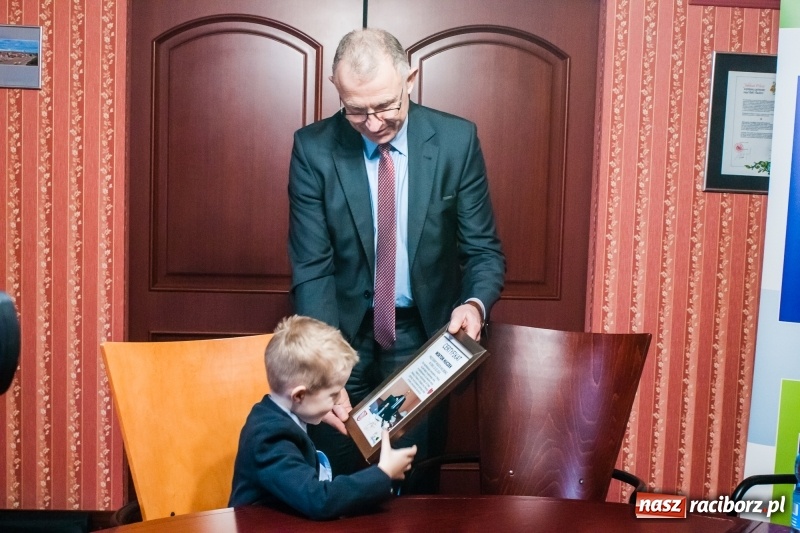 Zdjęcie w galerii na portalu naszraciborz.pl: Wiktor Huczek zasiadł w fotelu Prezydenta Raciborza wiadomości z regionu