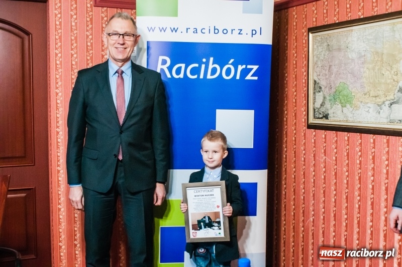 Zdjęcie w galerii na portalu naszraciborz.pl: Wiktor Huczek zasiadł w fotelu Prezydenta Raciborza wiadomości z regionu