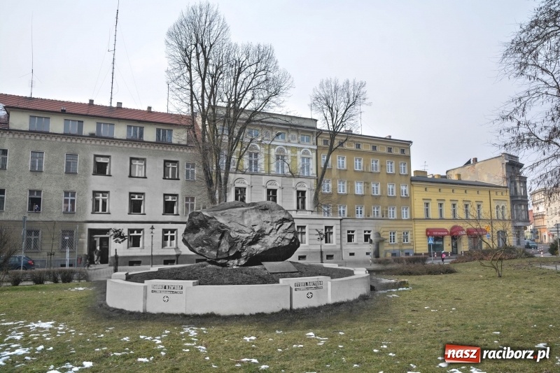 Zdjęcie w galerii na portalu naszraciborz.pl: Dawny Racibórz przez szkło. Radny i prezydent proponują zwiedzanie miasta z historycznym akcentem [FOTO] wiadomości z regionu