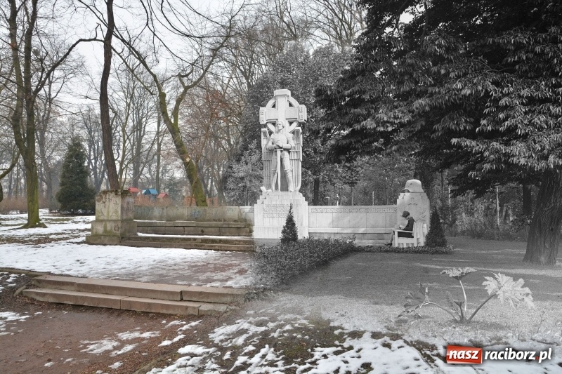 Zdjęcie w galerii na portalu naszraciborz.pl: Dawny Racibórz przez szkło. Radny i prezydent proponują zwiedzanie miasta z historycznym akcentem [FOTO] wiadomości z regionu