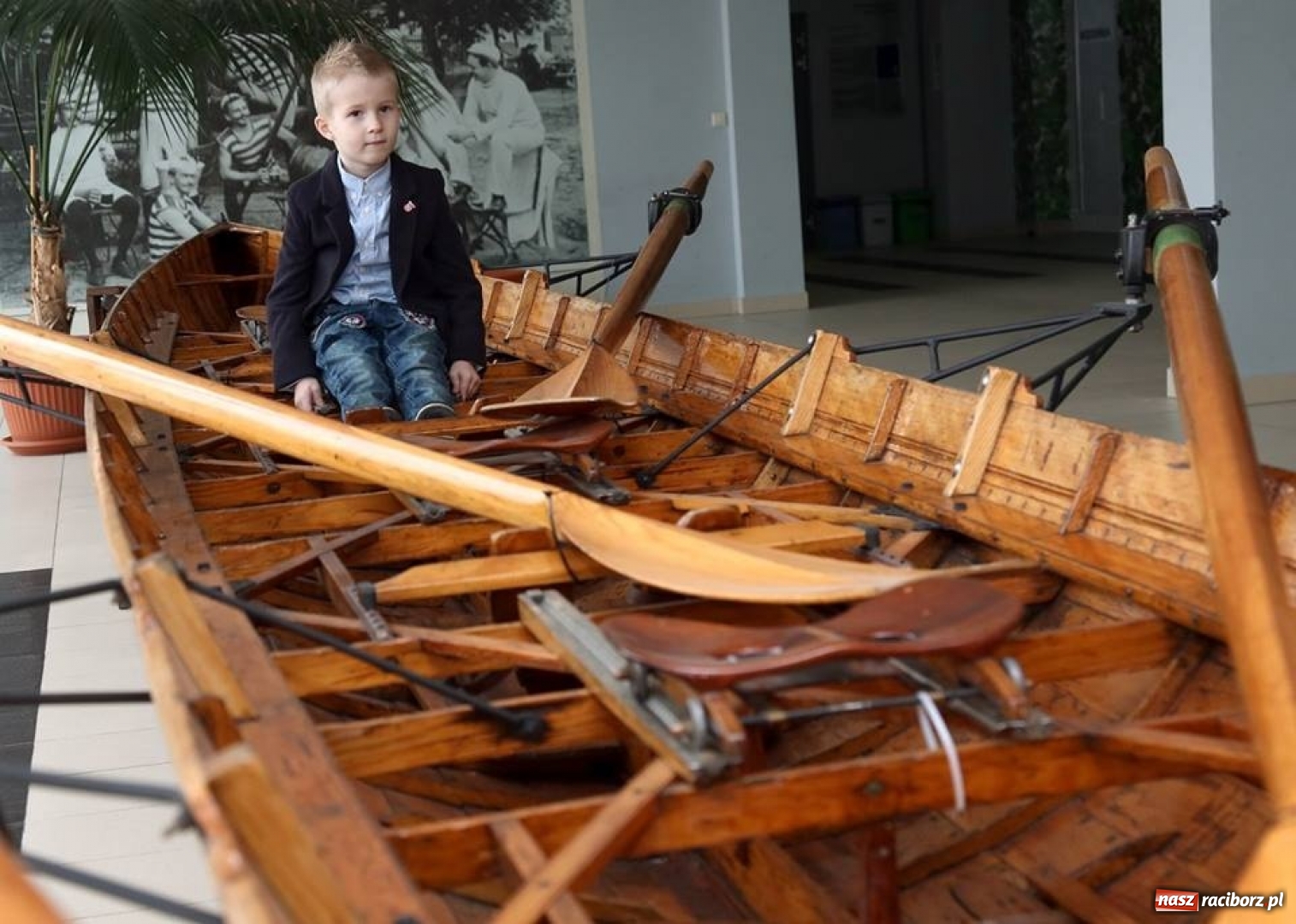 Zdjęcie w galerii na portalu naszraciborz.pl: Prezydent Wiktor podpisał urzędnicze podwyżki wiadomości z regionu
