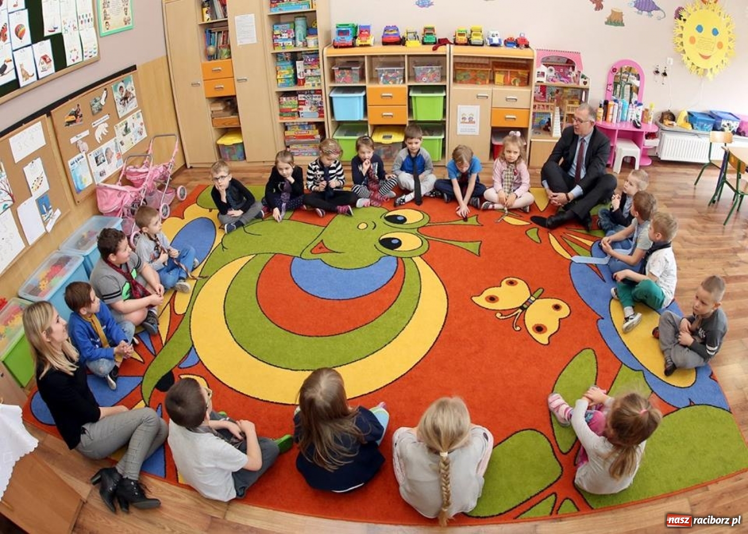 Zdjęcie w galerii na portalu naszraciborz.pl: Prezydent Wiktor podpisał urzędnicze podwyżki wiadomości z regionu