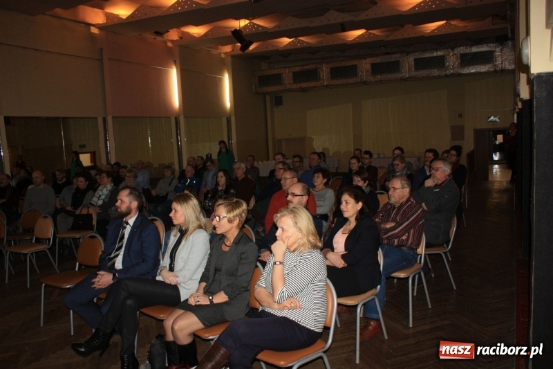 Zdjęcie w galerii na portalu naszraciborz.pl: Prezentacja atrakcji turystycznych Bramy Morawskiej w MOK Krzanowice wiadomości z regionu