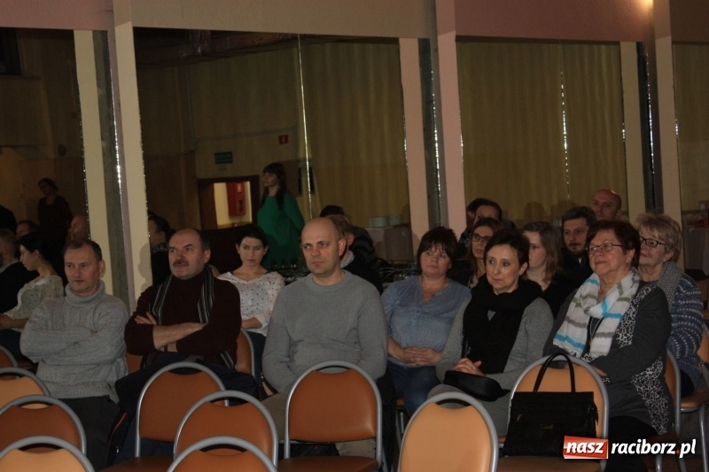 Zdjęcie w galerii na portalu naszraciborz.pl: Prezentacja atrakcji turystycznych Bramy Morawskiej w MOK Krzanowice wiadomości z regionu