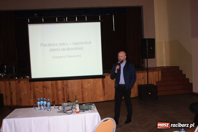 Zdjęcie w galerii na portalu naszraciborz.pl: Prezentacja atrakcji turystycznych Bramy Morawskiej w MOK Krzanowice wiadomości z regionu