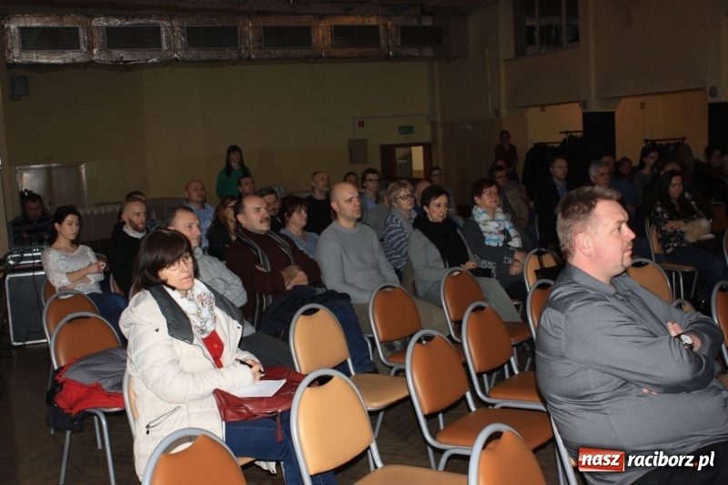 Zdjęcie w galerii na portalu naszraciborz.pl: Prezentacja atrakcji turystycznych Bramy Morawskiej w MOK Krzanowice wiadomości z regionu