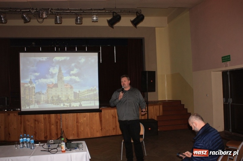 Zdjęcie w galerii na portalu naszraciborz.pl: Prezentacja atrakcji turystycznych Bramy Morawskiej w MOK Krzanowice wiadomości z regionu