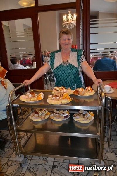 Zdjęcie w galerii na portalu naszraciborz.pl: Tworków. Przy piyrzu jest czas na klachy  wiadomości z regionu