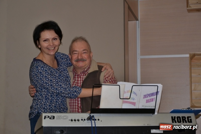 Zdjęcie w galerii na portalu naszraciborz.pl: Tworków. Przy piyrzu jest czas na klachy  wiadomości z regionu