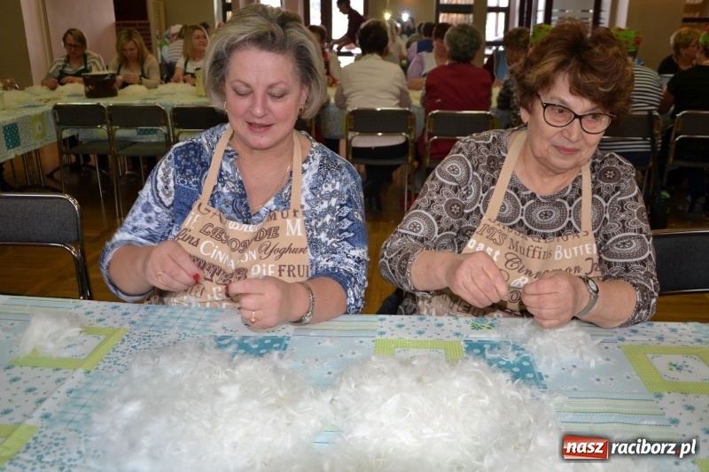 Zdjęcie w galerii na portalu naszraciborz.pl: Tworków. Przy piyrzu jest czas na klachy  wiadomości z regionu