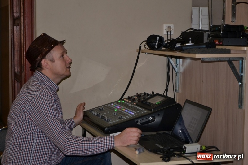 Zdjęcie w galerii na portalu naszraciborz.pl: Tworków. Przy piyrzu jest czas na klachy  wiadomości z regionu