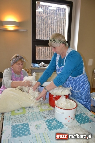 Zdjęcie w galerii na portalu naszraciborz.pl: Tworków. Przy piyrzu jest czas na klachy  wiadomości z regionu