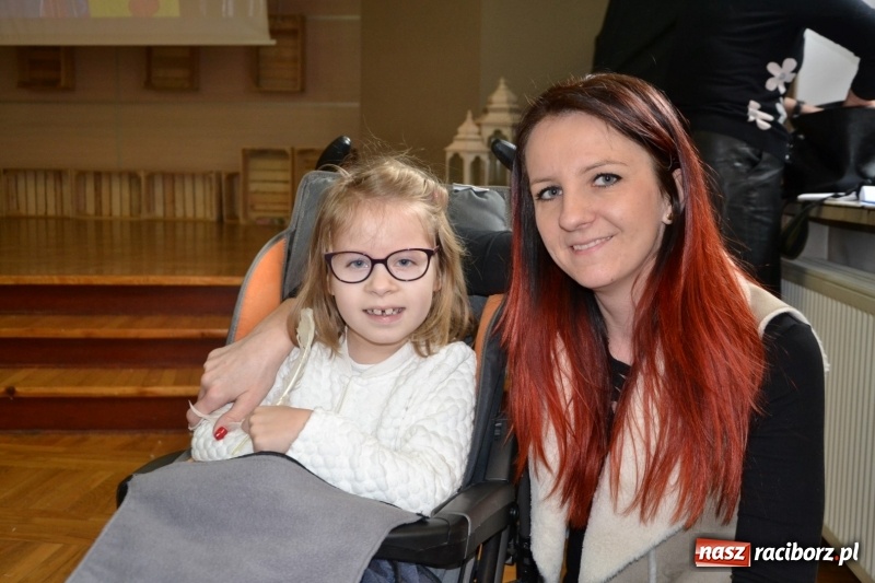 Zdjęcie w galerii na portalu naszraciborz.pl: Tworków. Przy piyrzu jest czas na klachy  wiadomości z regionu