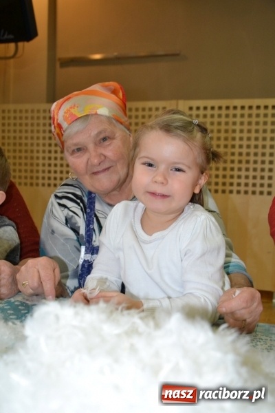 Zdjęcie w galerii na portalu naszraciborz.pl: Tworków. Przy piyrzu jest czas na klachy  wiadomości z regionu