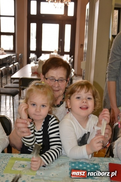 Zdjęcie w galerii na portalu naszraciborz.pl: Tworków. Przy piyrzu jest czas na klachy  wiadomości z regionu