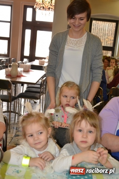 Zdjęcie w galerii na portalu naszraciborz.pl: Tworków. Przy piyrzu jest czas na klachy  wiadomości z regionu