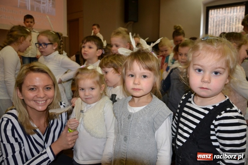 Zdjęcie w galerii na portalu naszraciborz.pl: Tworków. Przy piyrzu jest czas na klachy  wiadomości z regionu