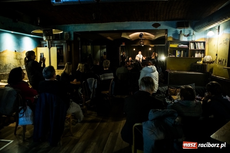 Zdjęcie w galerii na portalu naszraciborz.pl: 80. Herbatka Pana Radka na Końcu Świata. Tym razem tematem Ziemia Święta wiadomości z regionu