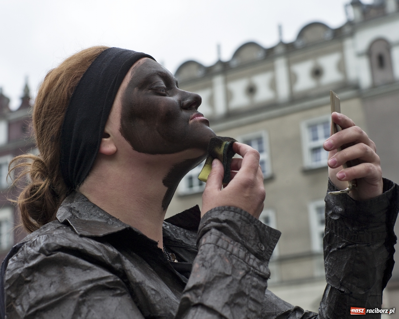 Zdjęcie w galerii na portalu naszraciborz.pl: Racibórz pełen pasji. Klub Strefa rusza z kolejnym cyklem. Żywa rzeźba na początek wiadomości z regionu