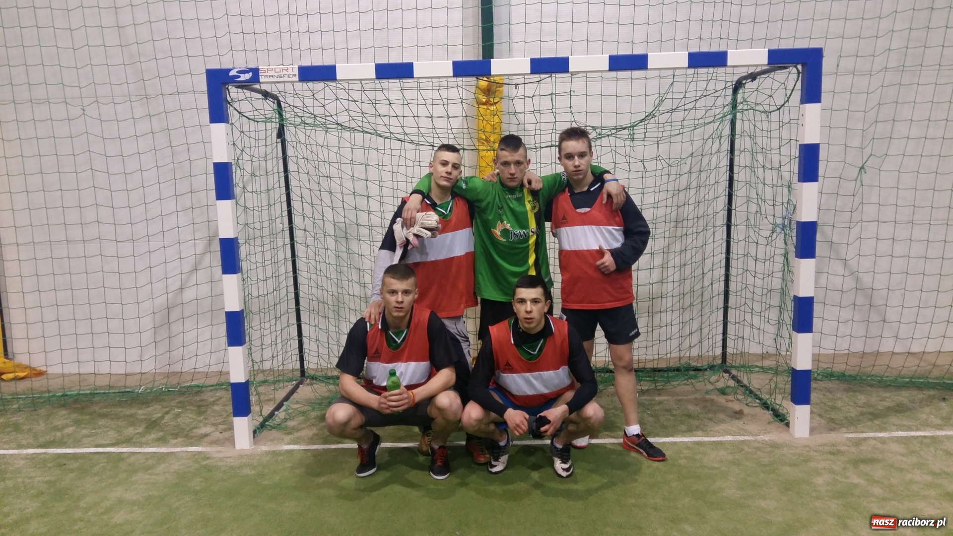 Zdjęcie w galerii na portalu naszraciborz.pl: IV edycja Rudzkiej Amatorskiej Ligi Piłki Nożnej Pięcioosobowej za nami wiadomości z regionu