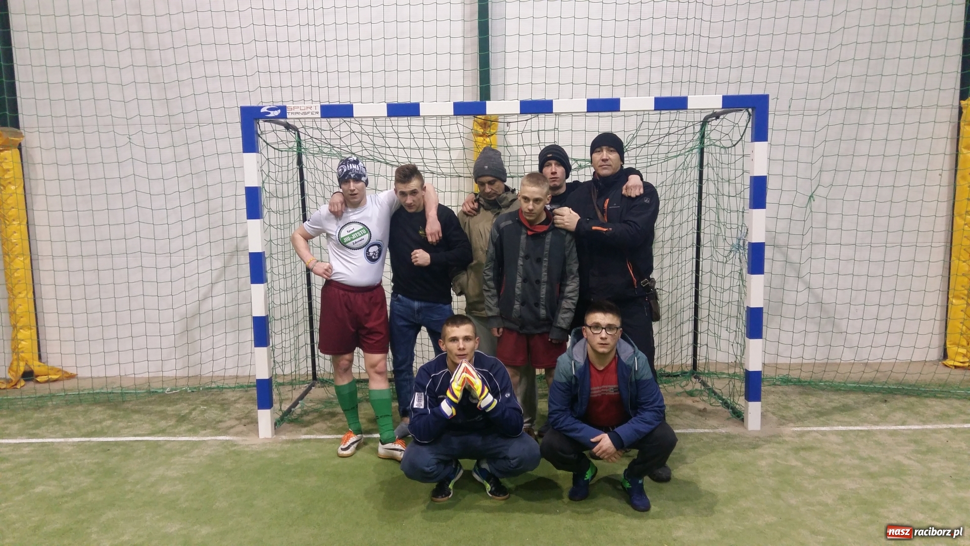 Zdjęcie w galerii na portalu naszraciborz.pl: IV edycja Rudzkiej Amatorskiej Ligi Piłki Nożnej Pięcioosobowej za nami wiadomości z regionu