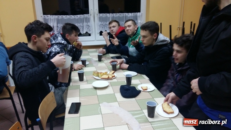 Zdjęcie w galerii na portalu naszraciborz.pl: IV edycja Rudzkiej Amatorskiej Ligi Piłki Nożnej Pięcioosobowej za nami wiadomości z regionu