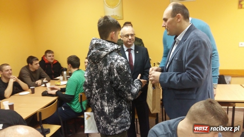 Zdjęcie w galerii na portalu naszraciborz.pl: IV edycja Rudzkiej Amatorskiej Ligi Piłki Nożnej Pięcioosobowej za nami wiadomości z regionu