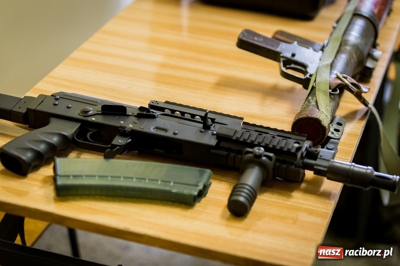 Zdjęcie w galerii na portalu naszraciborz.pl: Inauguracja Legii Akademickiej w PWSZ w Raciborzu wiadomości z regionu