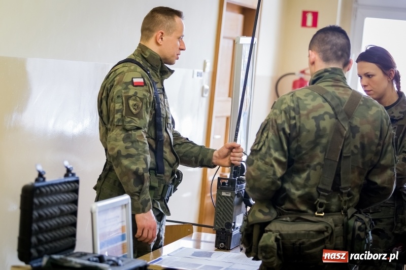 Zdjęcie w galerii na portalu naszraciborz.pl: Inauguracja Legii Akademickiej w PWSZ w Raciborzu wiadomości z regionu