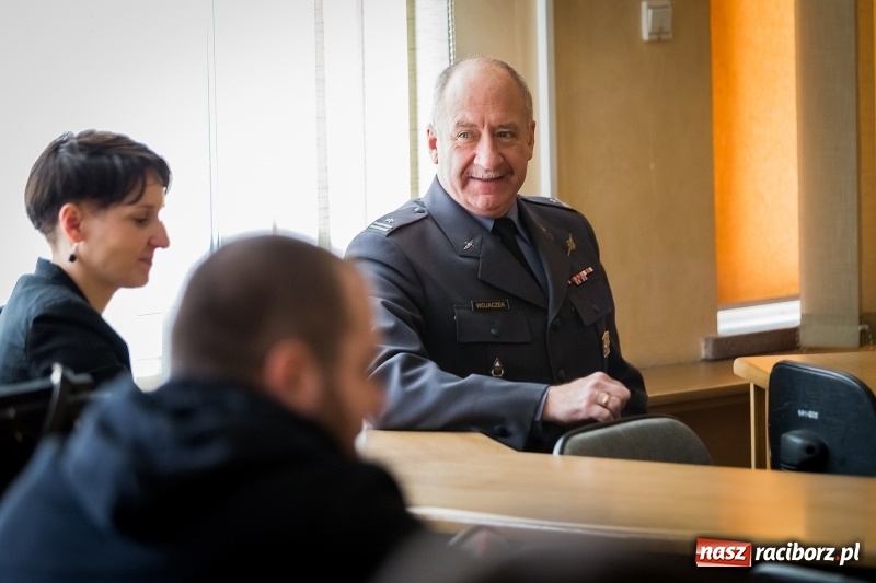 Zdjęcie w galerii na portalu naszraciborz.pl: Inauguracja Legii Akademickiej w PWSZ w Raciborzu wiadomości z regionu