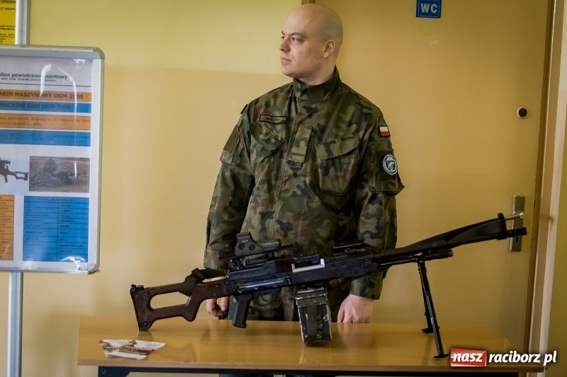 Zdjęcie w galerii na portalu naszraciborz.pl: Inauguracja Legii Akademickiej w PWSZ w Raciborzu wiadomości z regionu