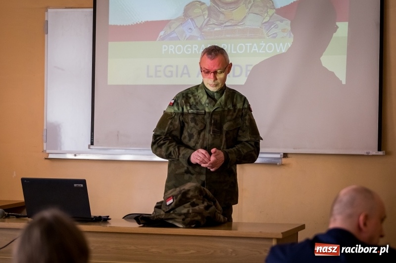 Zdjęcie w galerii na portalu naszraciborz.pl: Inauguracja Legii Akademickiej w PWSZ w Raciborzu wiadomości z regionu