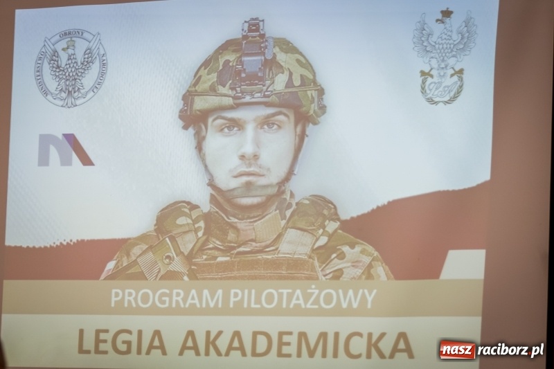 Zdjęcie w galerii na portalu naszraciborz.pl: Inauguracja Legii Akademickiej w PWSZ w Raciborzu wiadomości z regionu