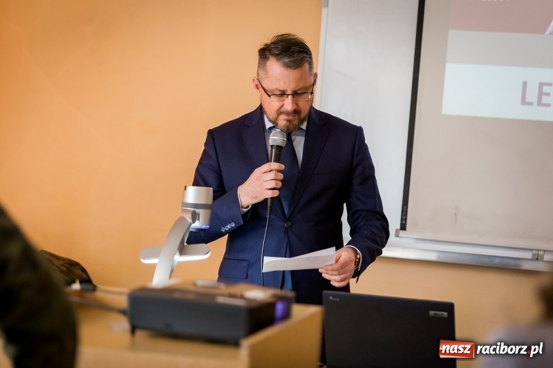 Zdjęcie w galerii na portalu naszraciborz.pl: Inauguracja Legii Akademickiej w PWSZ w Raciborzu wiadomości z regionu