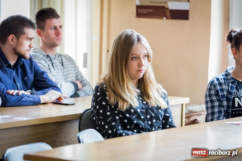 Zdjęcie w galerii na portalu naszraciborz.pl: Inauguracja Legii Akademickiej w PWSZ w Raciborzu wiadomości z regionu