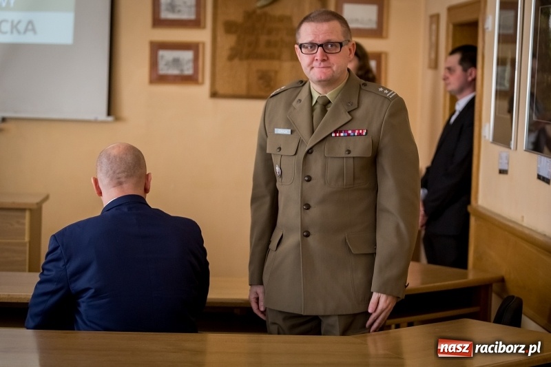Zdjęcie w galerii na portalu naszraciborz.pl: Inauguracja Legii Akademickiej w PWSZ w Raciborzu wiadomości z regionu