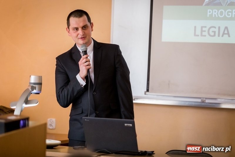 Zdjęcie w galerii na portalu naszraciborz.pl: Inauguracja Legii Akademickiej w PWSZ w Raciborzu wiadomości z regionu
