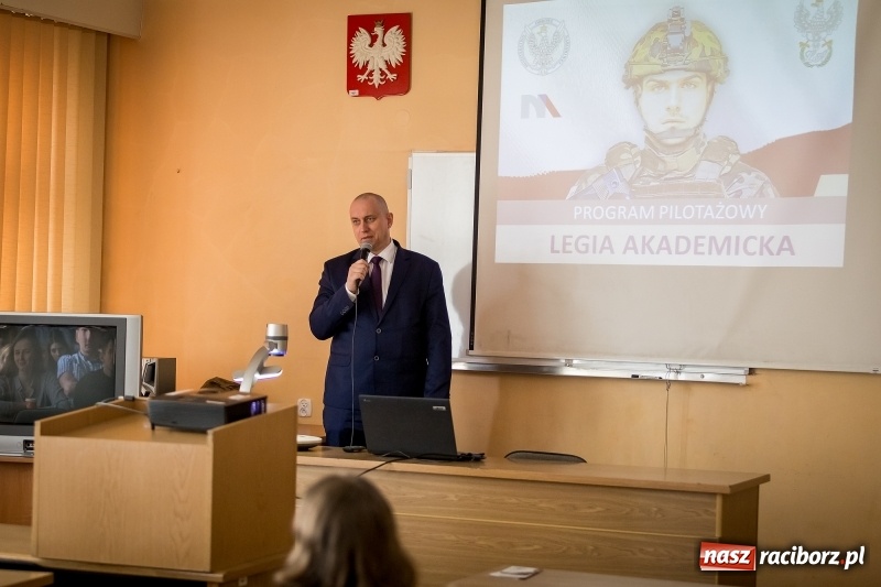 Zdjęcie w galerii na portalu naszraciborz.pl: Inauguracja Legii Akademickiej w PWSZ w Raciborzu wiadomości z regionu