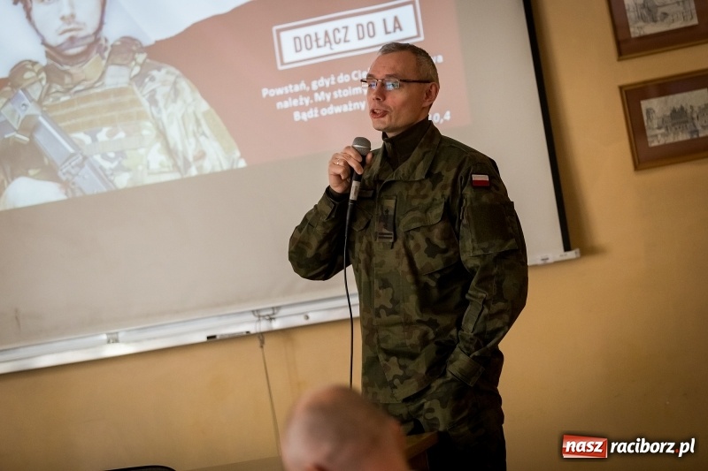 Zdjęcie w galerii na portalu naszraciborz.pl: Inauguracja Legii Akademickiej w PWSZ w Raciborzu wiadomości z regionu