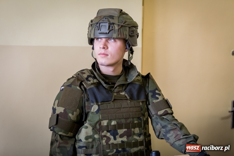 Zdjęcie w galerii na portalu naszraciborz.pl: Inauguracja Legii Akademickiej w PWSZ w Raciborzu wiadomości z regionu