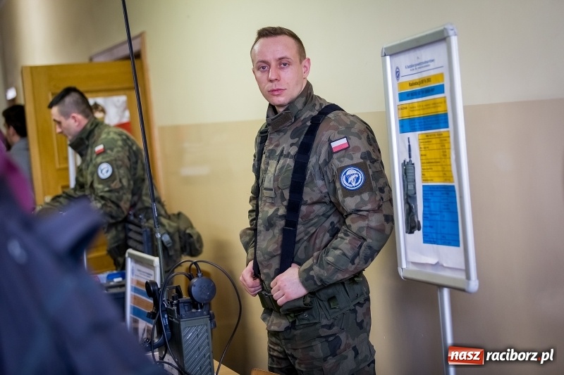 Zdjęcie w galerii na portalu naszraciborz.pl: Inauguracja Legii Akademickiej w PWSZ w Raciborzu wiadomości z regionu