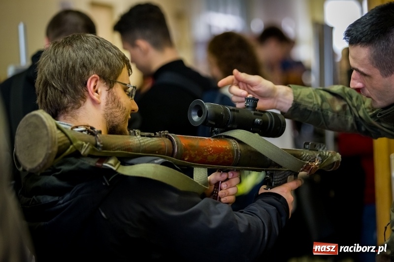 Zdjęcie w galerii na portalu naszraciborz.pl: Inauguracja Legii Akademickiej w PWSZ w Raciborzu wiadomości z regionu