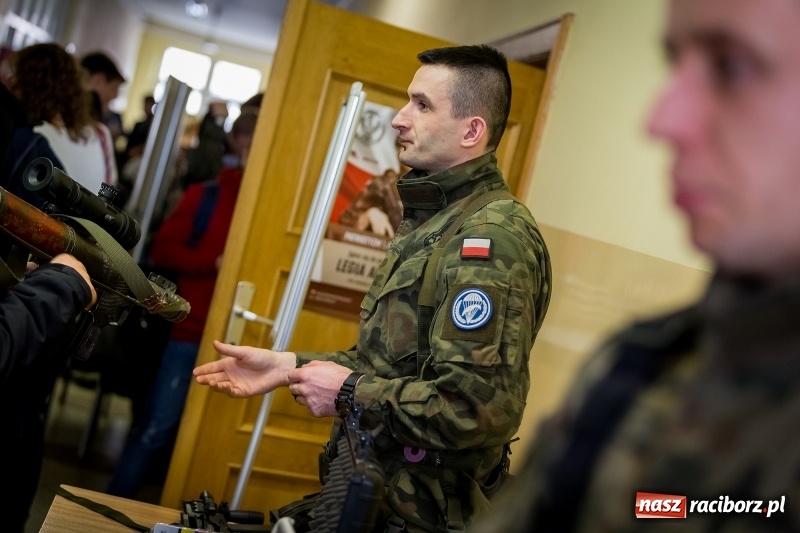 Zdjęcie w galerii na portalu naszraciborz.pl: Inauguracja Legii Akademickiej w PWSZ w Raciborzu wiadomości z regionu